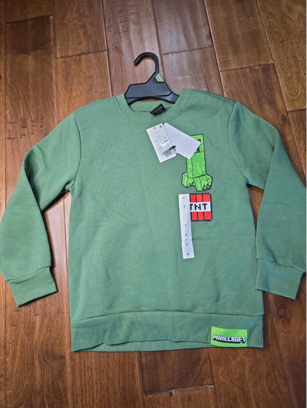 Small brand new minecraft sweatshirt from target item 709G3